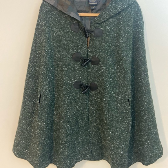 Torrid Outlander The Series Collab Green Marled Hooded Toggle Cape Plus Size1X 2 - Picture 7 of 8